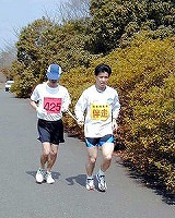 ウルトラマラソンの世界的選手「沖山さん」も伴走者として参加